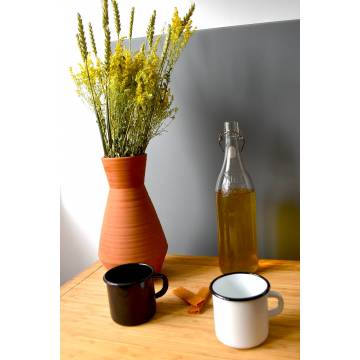 2 metal mugs - 1 white and 1 black & white - 400 ml