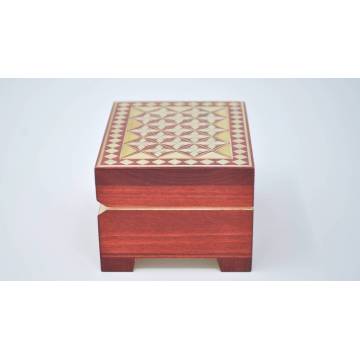 Boîte en bois décorée - Rouge