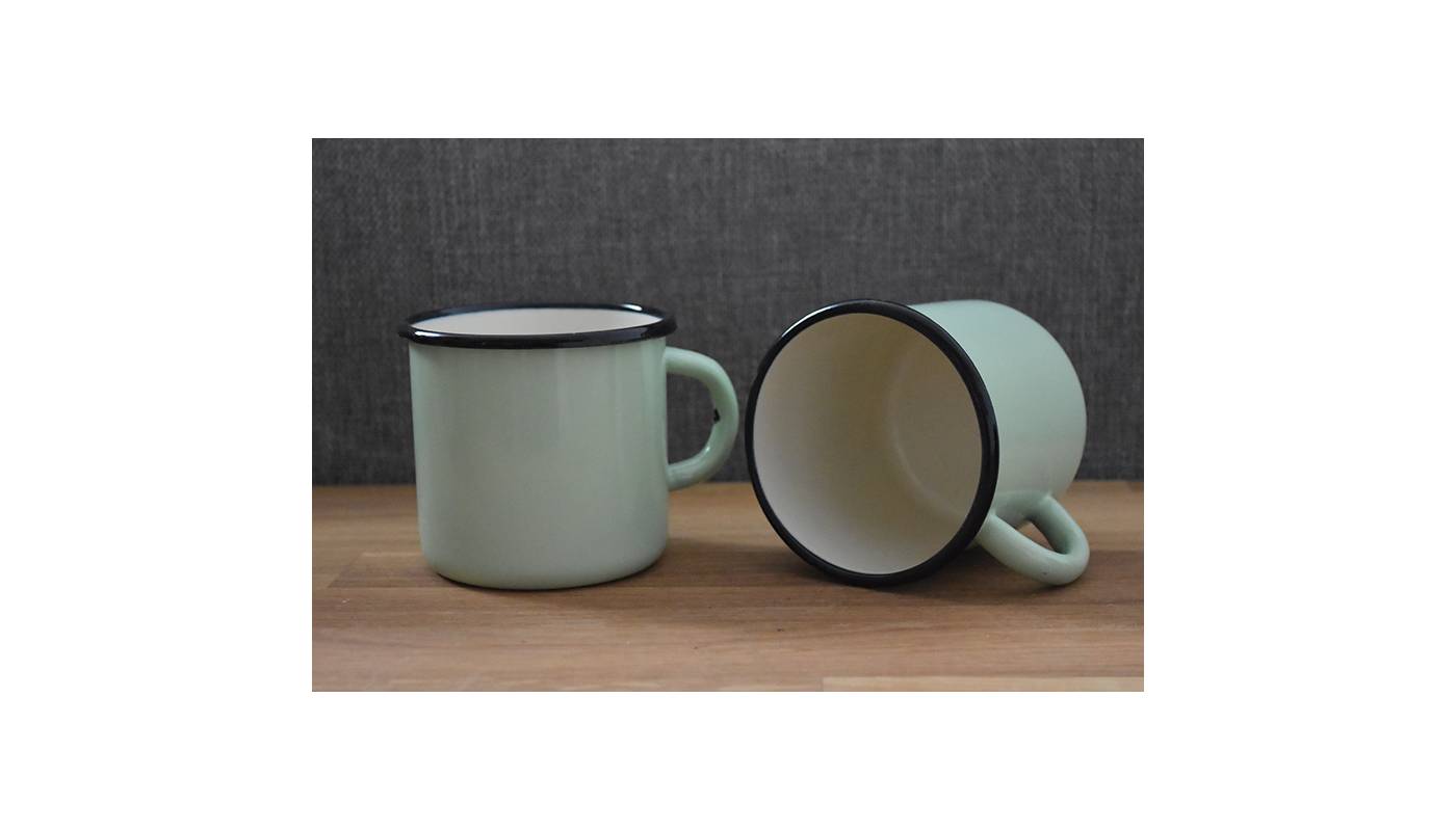 2 large green metal mugs - 400 ml