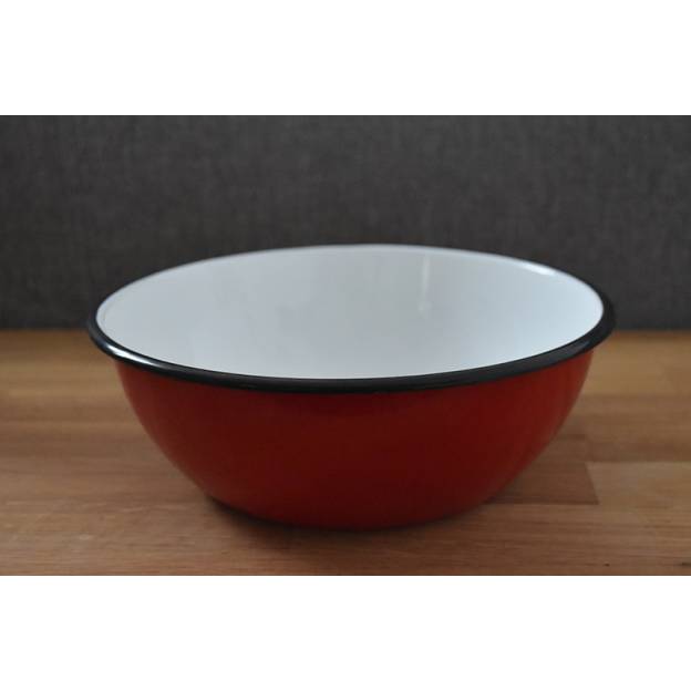 Enamelled red metal bowl - 1.5 liter