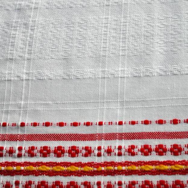 Hand-woven tablecloth - 155x116 cm