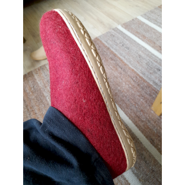 Natural felt slippers - Polyurethane sole - Color: Red - 45 EU