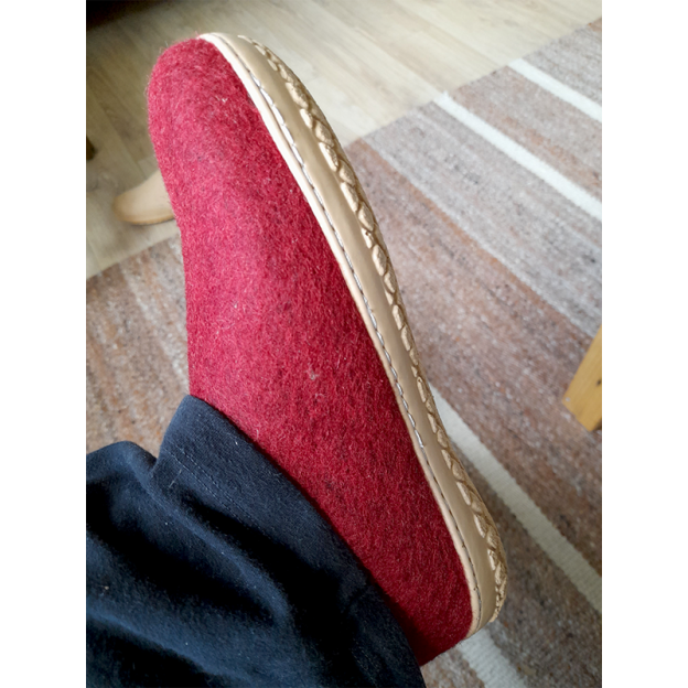 Natural felt slippers - Polyurethane sole - Color: Red