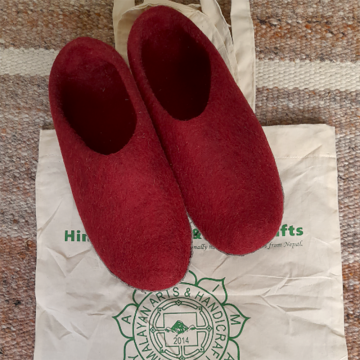 Natural felt slippers - Polyurethane sole - Color: Red - 45 EU