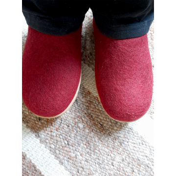 Natural felt slippers - Polyurethane sole - Color: Red - 40 EU