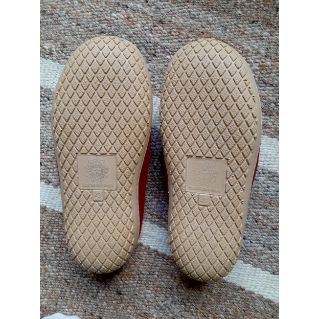 Natural felt slippers - Polyurethane sole - Color: Red - 36 EU