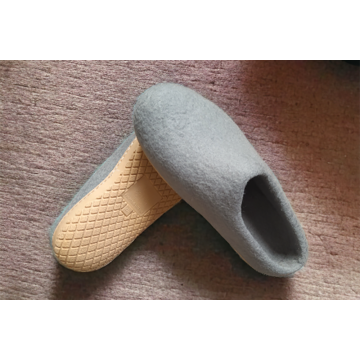 Natural felt slippers - Polyurethane sole - Color: Grey - 38 EU