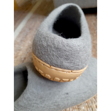 Natural felt slippers - Polyurethane sole - Color: Grey - 38 EU