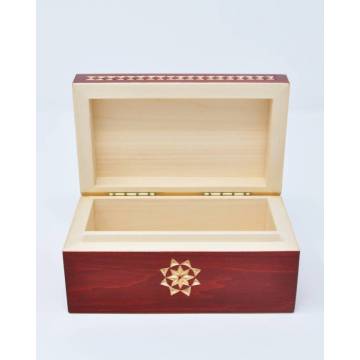 Boîte en bois décorée - 130x75x65 mm