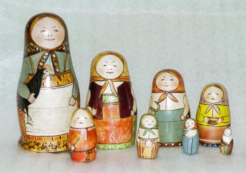 Poupées russes - Matriochka - de Sergiev Possad -5 poupées